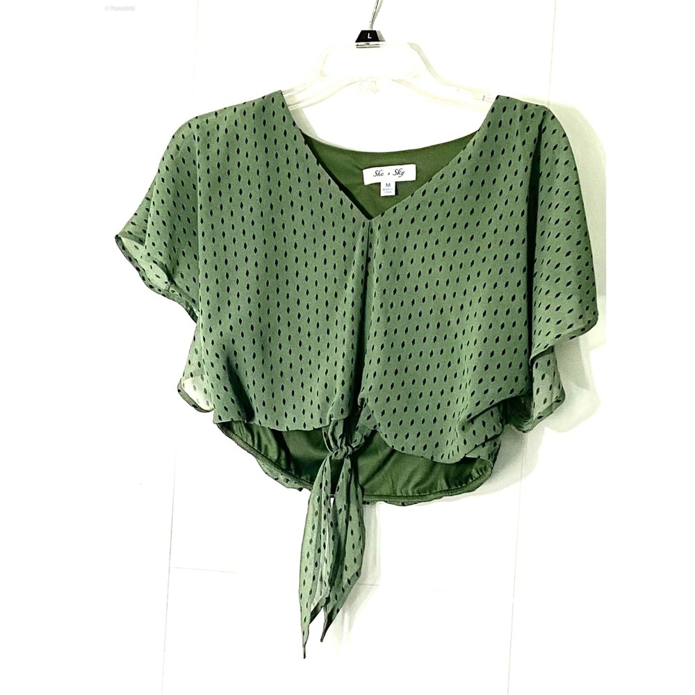 Green crop top